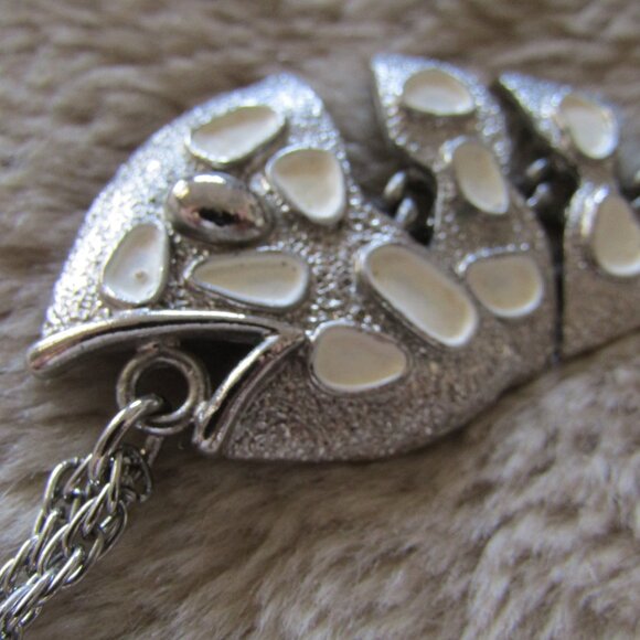 Vintage Jonette Jewelry skeletal fish necklace - Picture 4 of 7